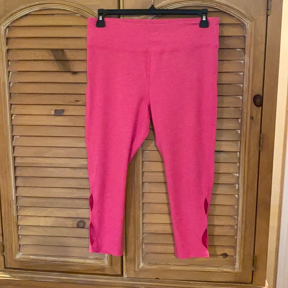 NWOT hot pink leggings sz L crop VoGo Athletica